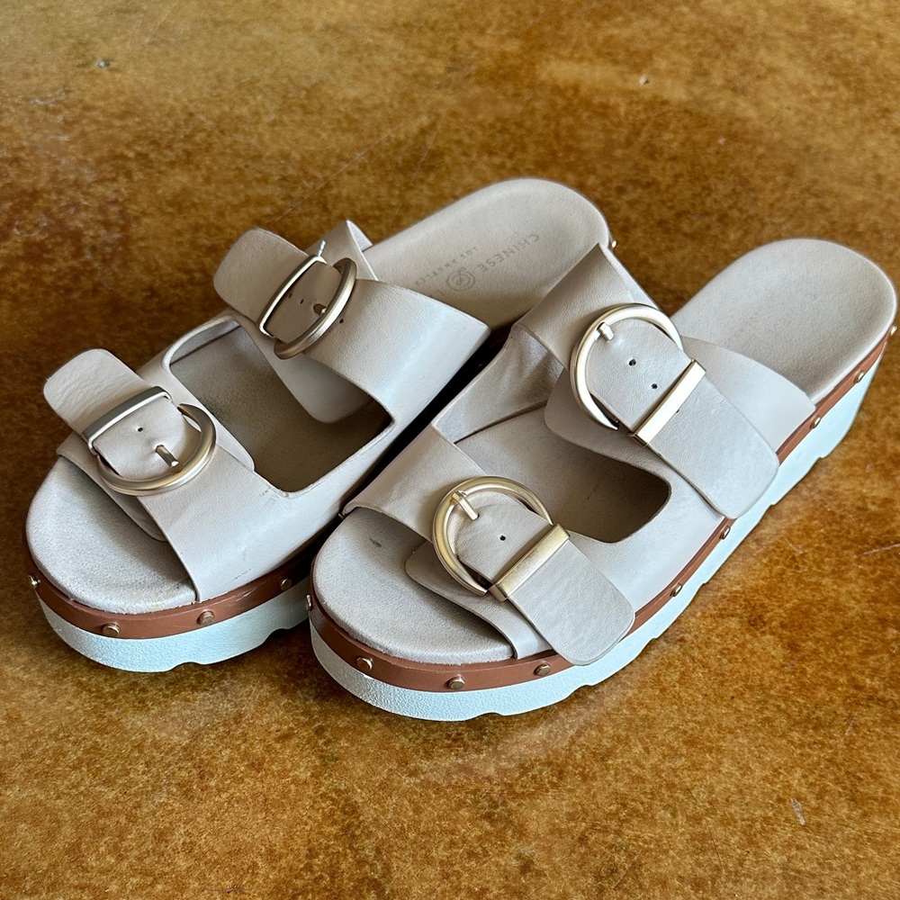 Chinese Laundry Surfs Up Platform Sandals